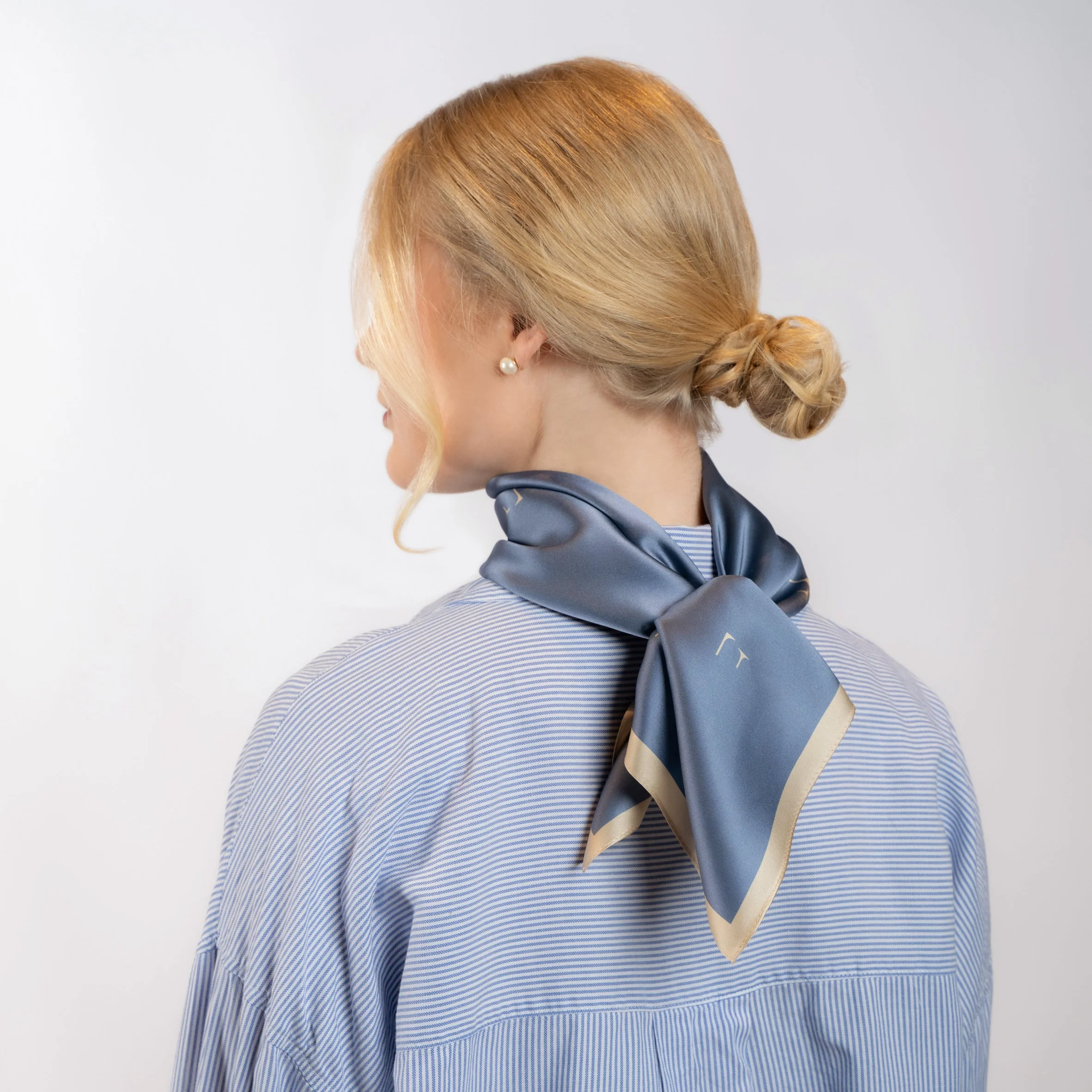 Silkeskjerf Paris Light Blue - Image 4